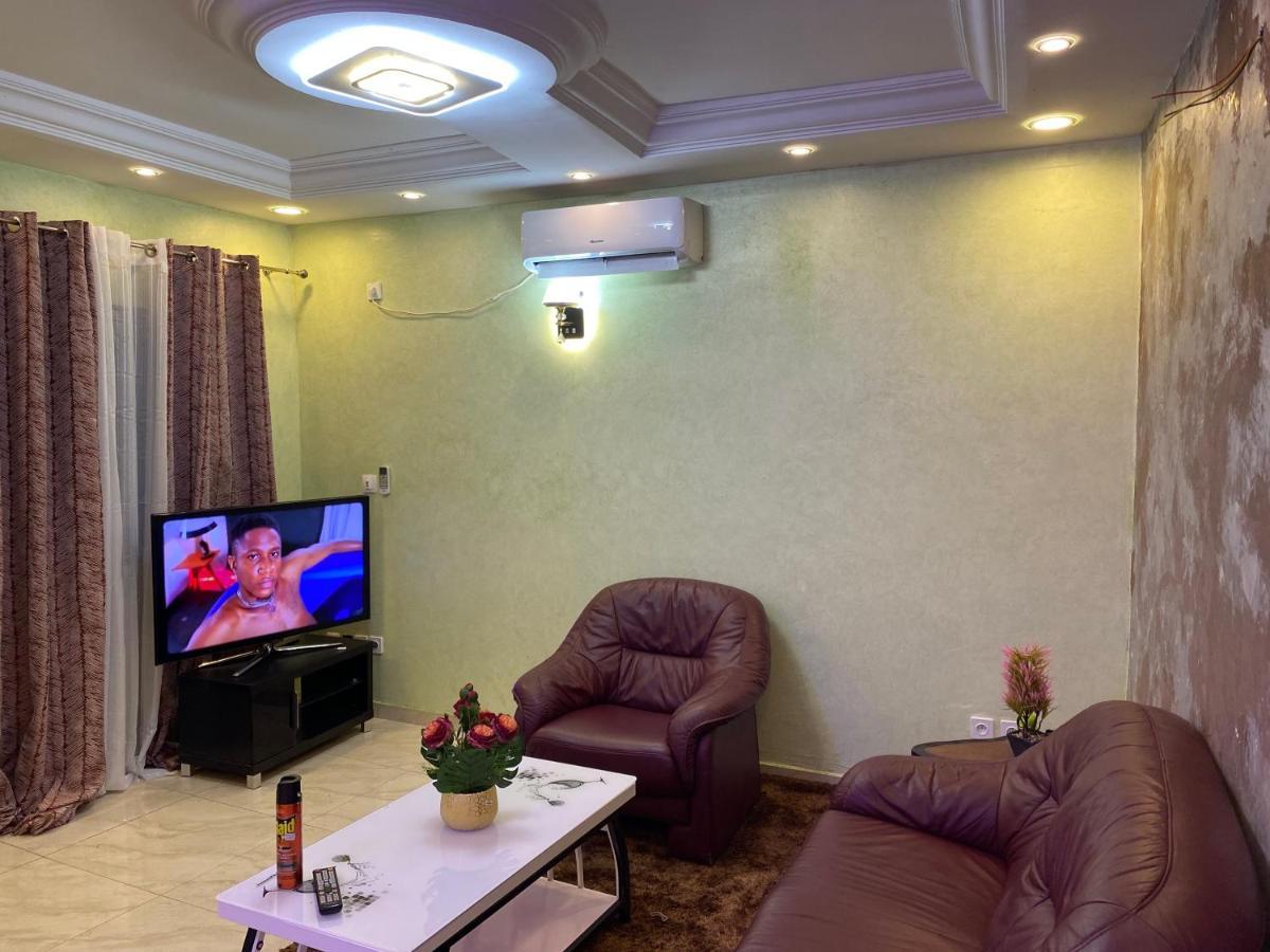 Residence Martha Yaoundé Екстериор снимка