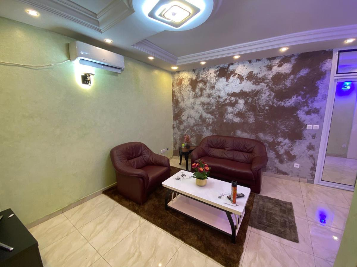 Residence Martha Yaoundé Екстериор снимка