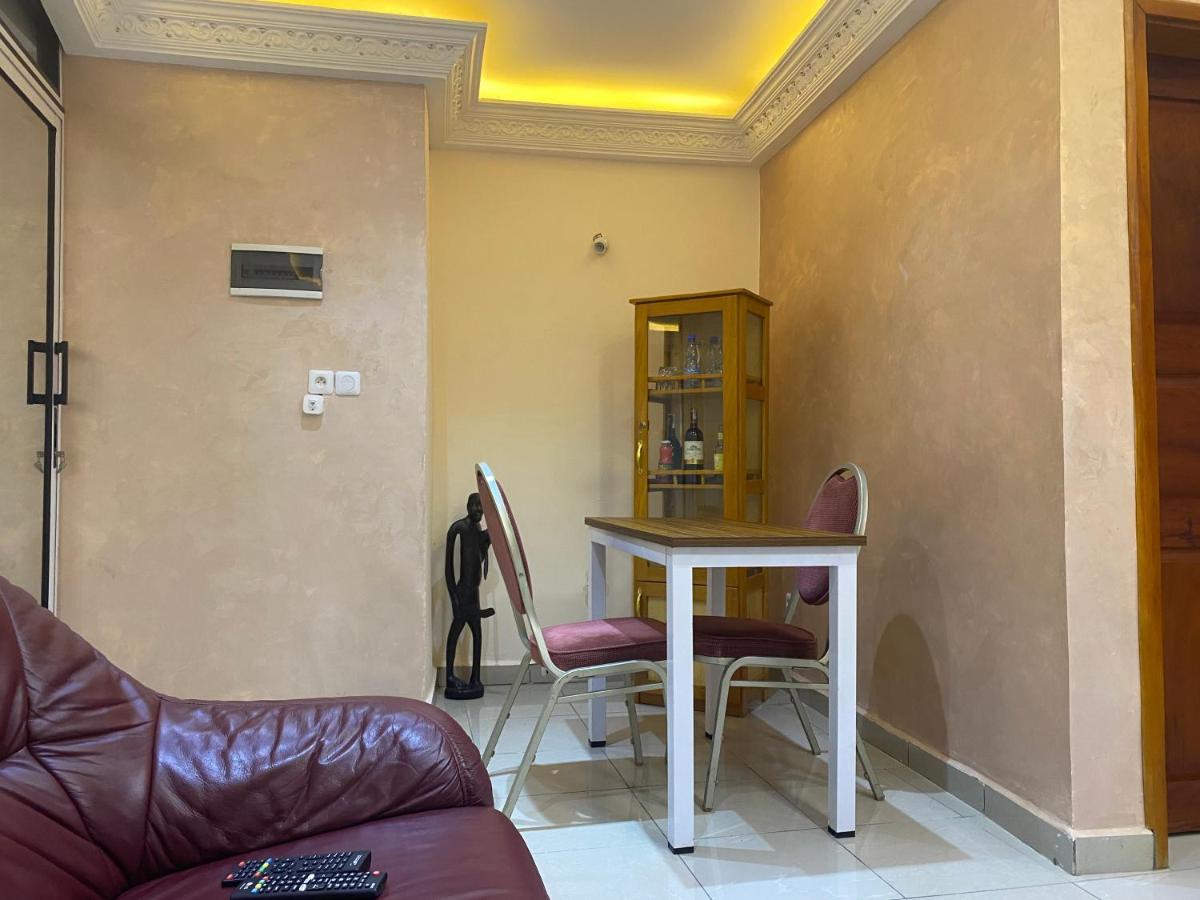 Residence Martha Yaoundé Екстериор снимка