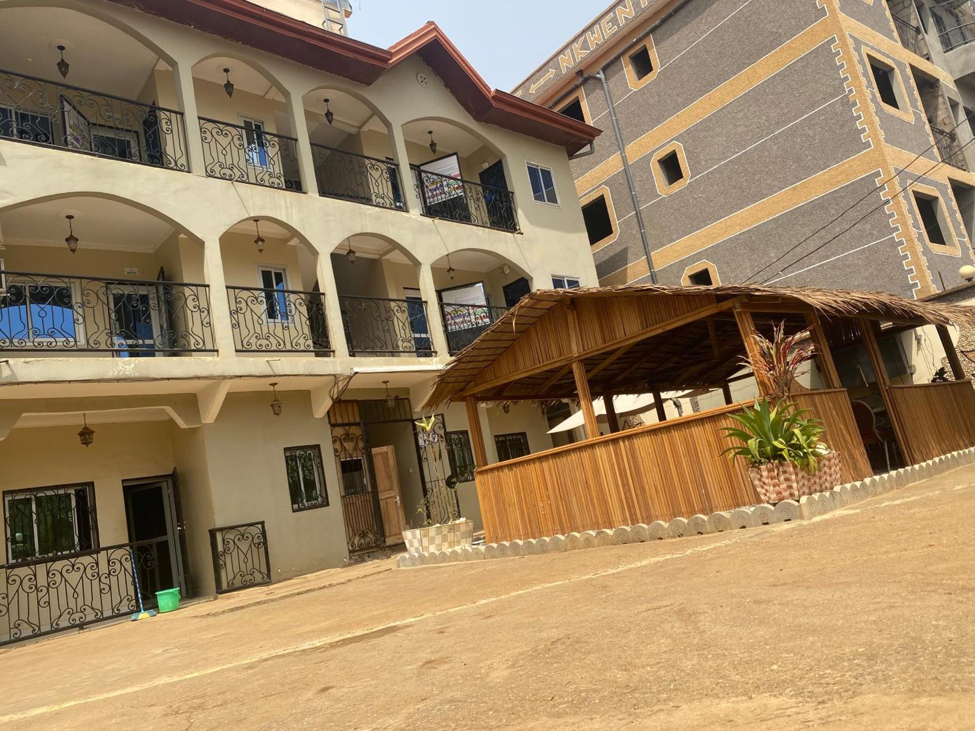 Residence Martha Yaoundé Екстериор снимка